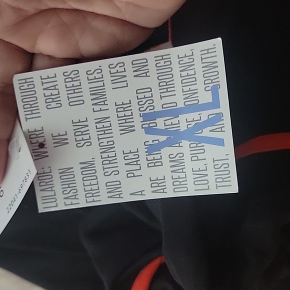 Lularoe - Picture 4 of 4